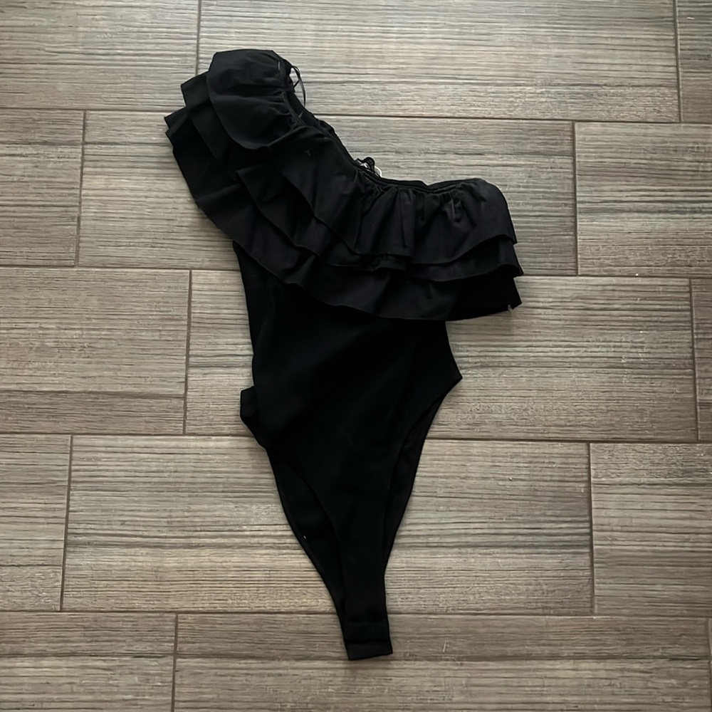 Zara off the shoulder ruffle body suit